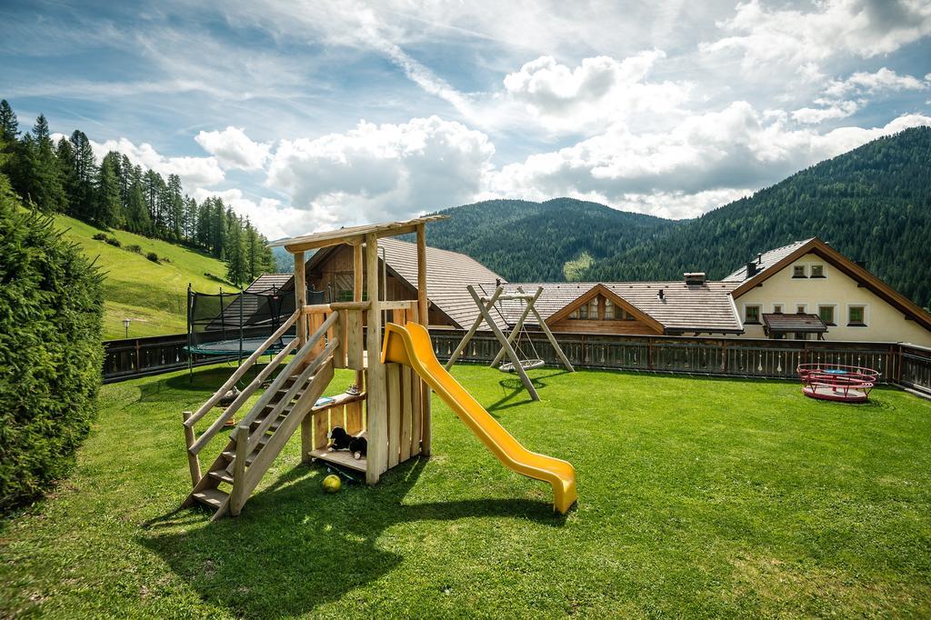 Taela Apartments Сан-Кассиано Экстерьер фото