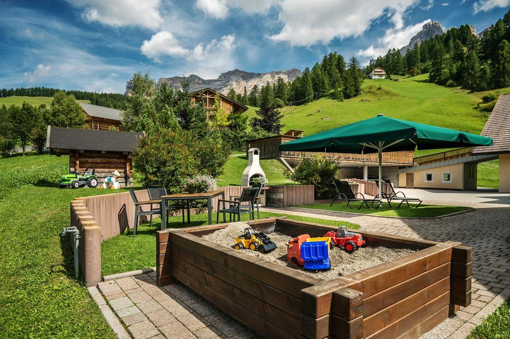 Taela Apartments Сан-Кассиано Экстерьер фото