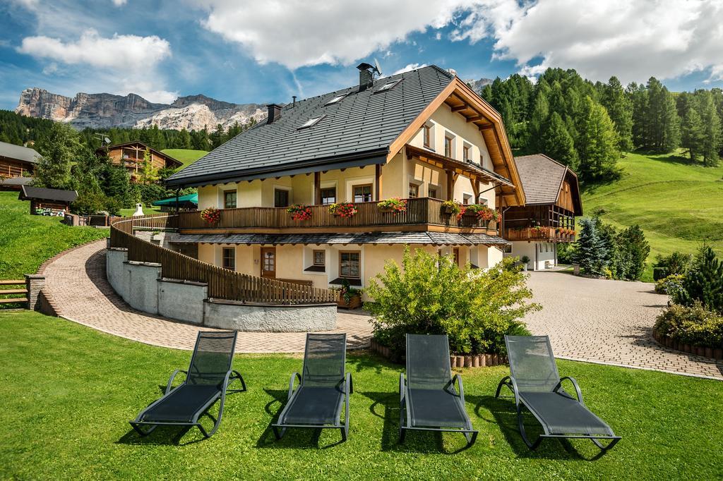 Taela Apartments Сан-Кассиано Экстерьер фото