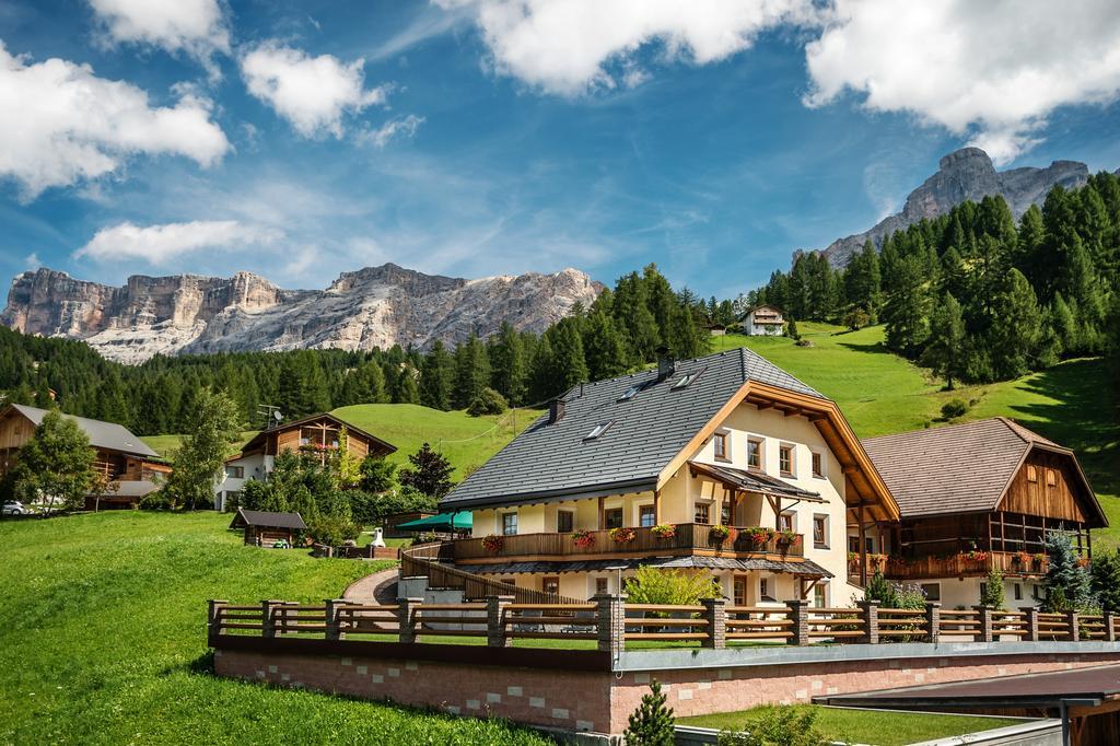 Taela Apartments Сан-Кассиано Экстерьер фото