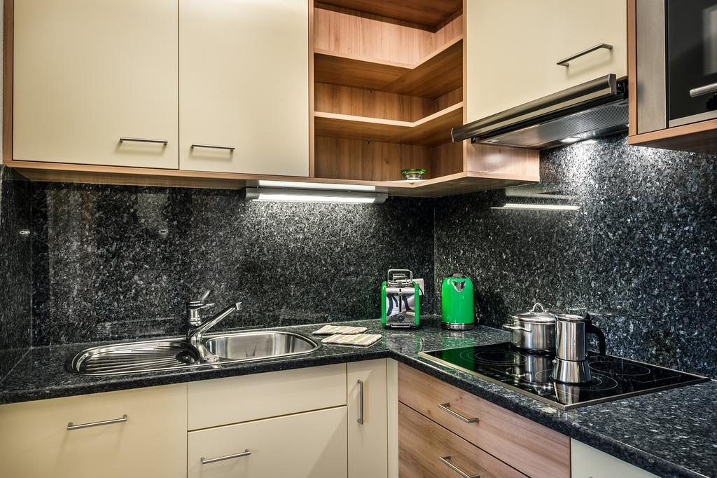 Taela Apartments Сан-Кассиано Экстерьер фото