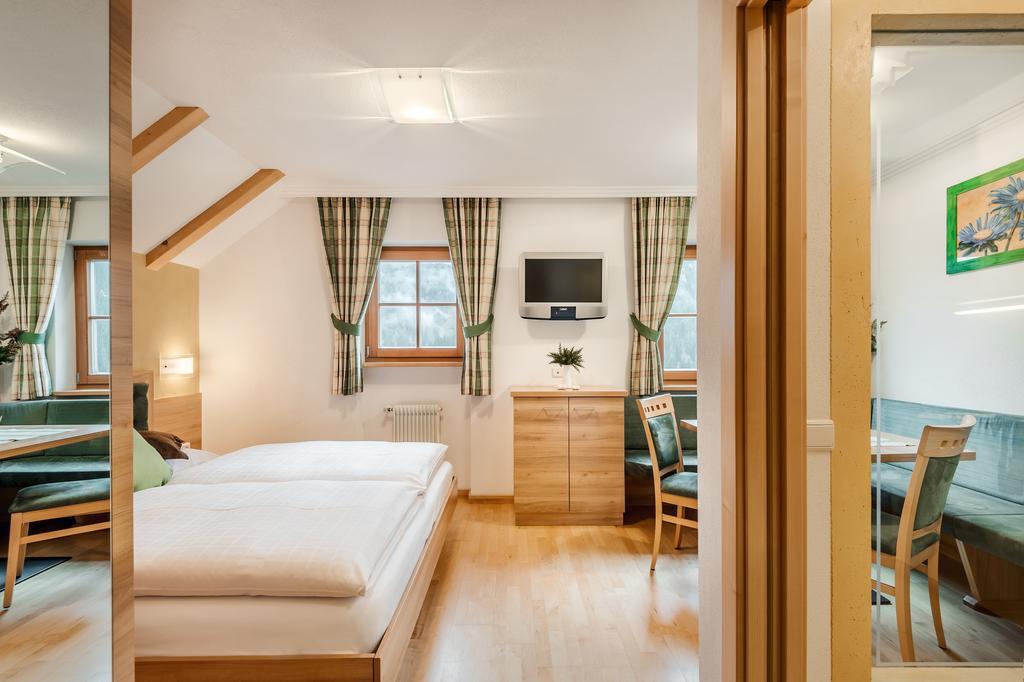 Taela Apartments Сан-Кассиано Экстерьер фото