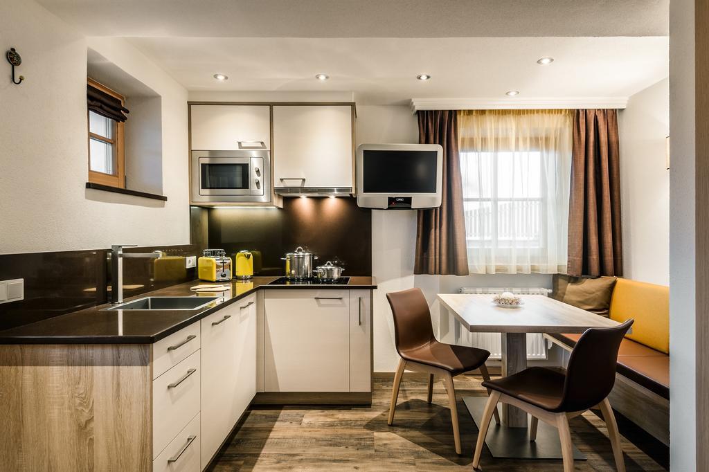 Taela Apartments Сан-Кассиано Экстерьер фото