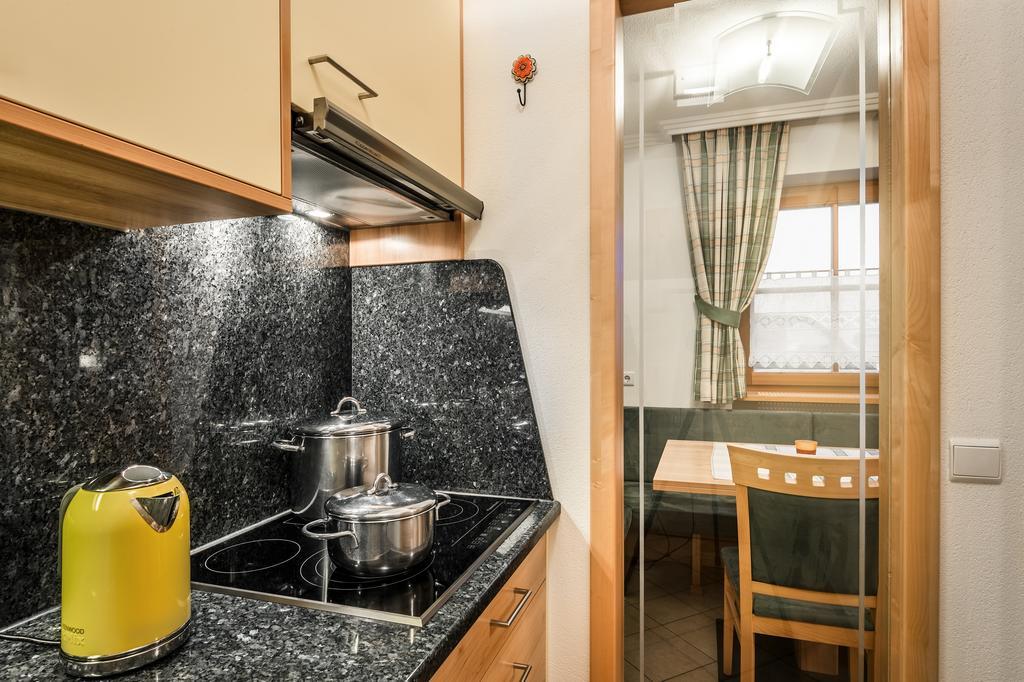 Taela Apartments Сан-Кассиано Экстерьер фото
